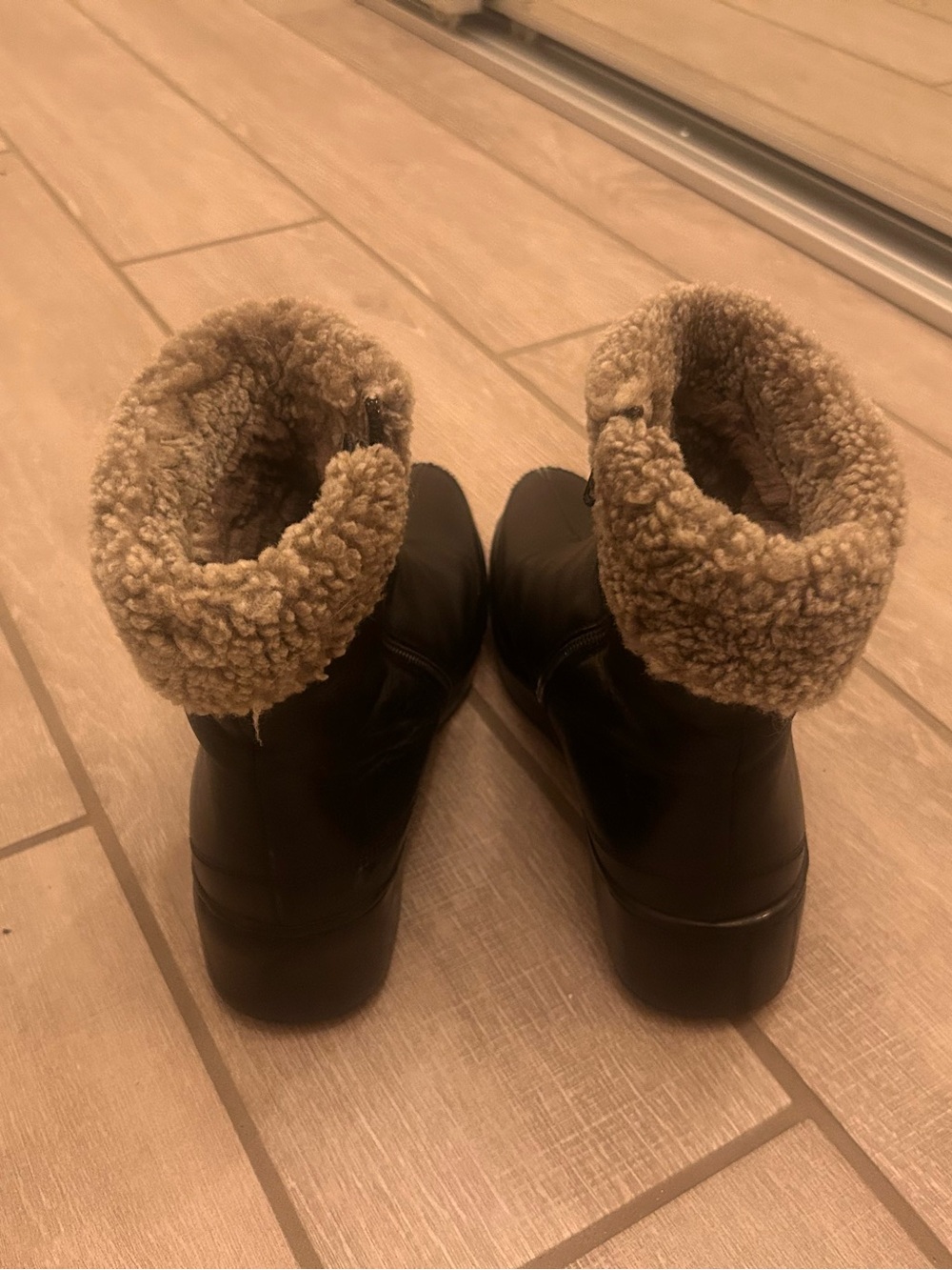 Women's Winter Black Leather Ankle Boots with Grey Shearling Trim - Picture 3 of 5